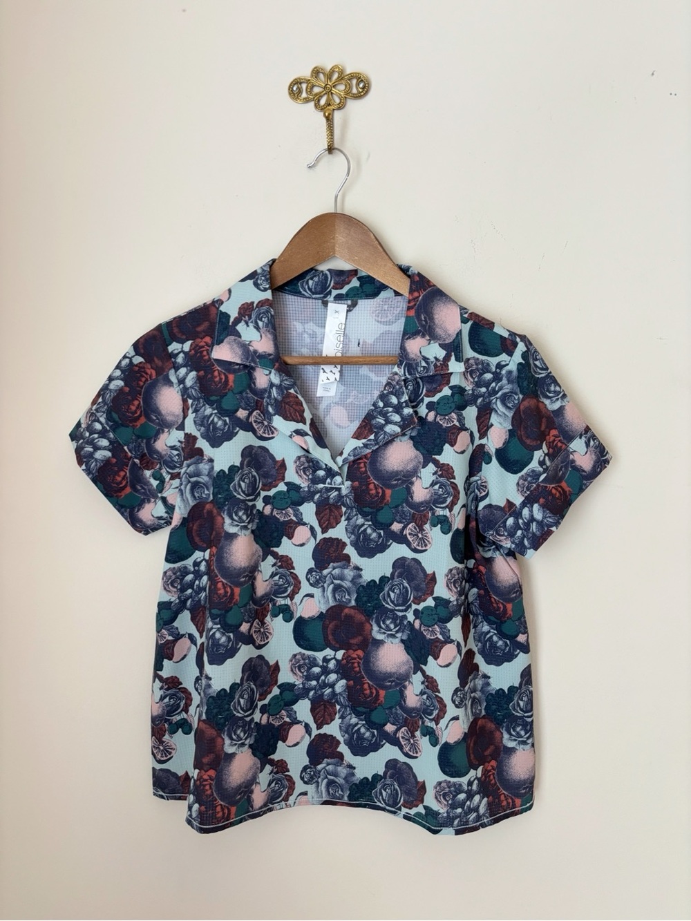 Oiselle Floral Short Sleeve Benjamina Popover Top Sz 4